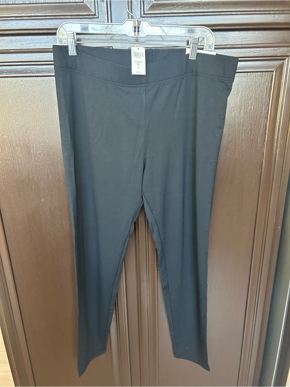 SOMA Essential leggings in black. XL